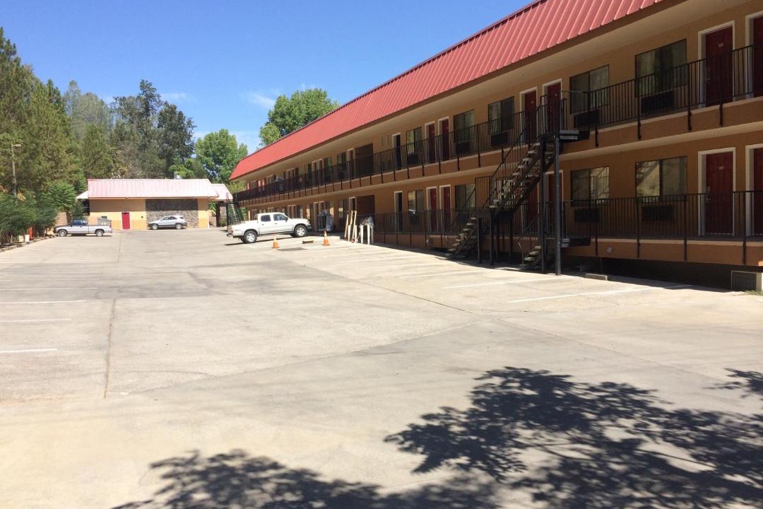 Photo of Others in Mariposa
