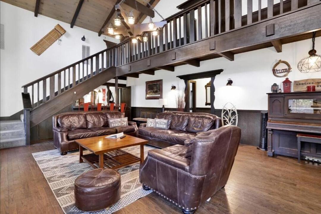 Photo of Livingroom in Big Bear