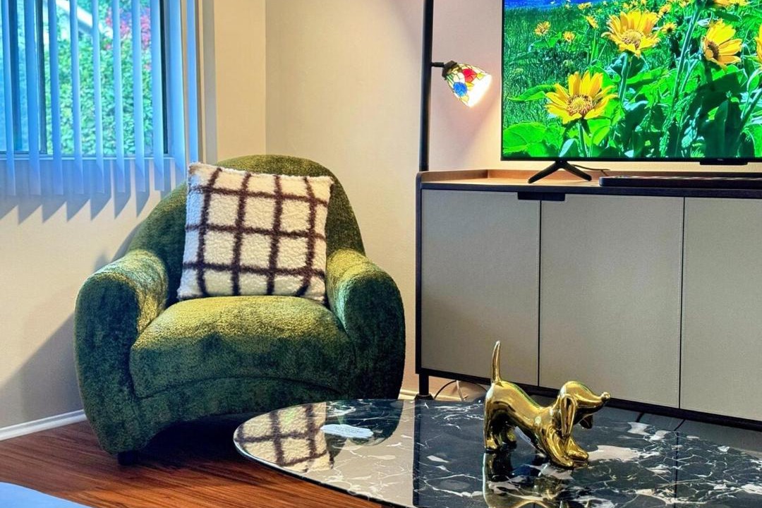 Photo of Livingroom in Mid Central