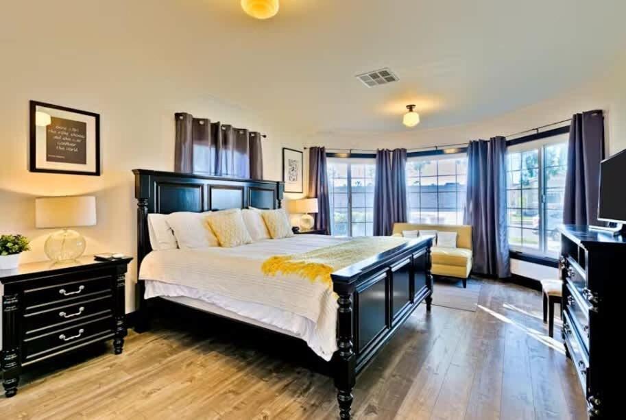 Photo of Bedroom in Anaheim Colony Historic District