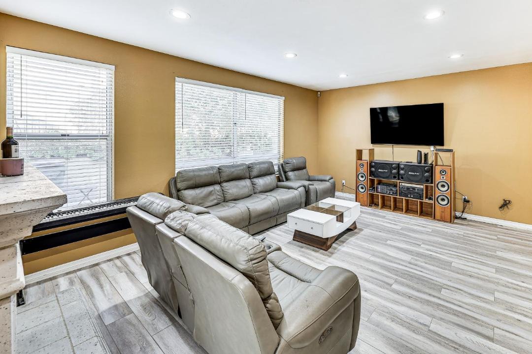 Photo of Livingroom in Corona