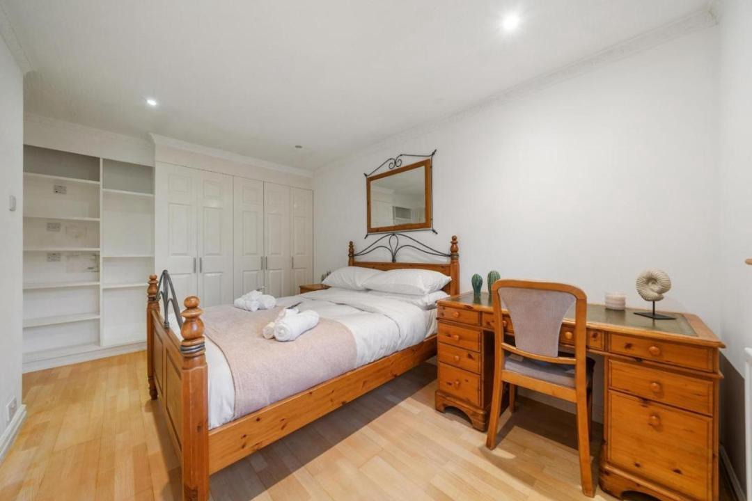 Photo of Bedroom in Chaucer