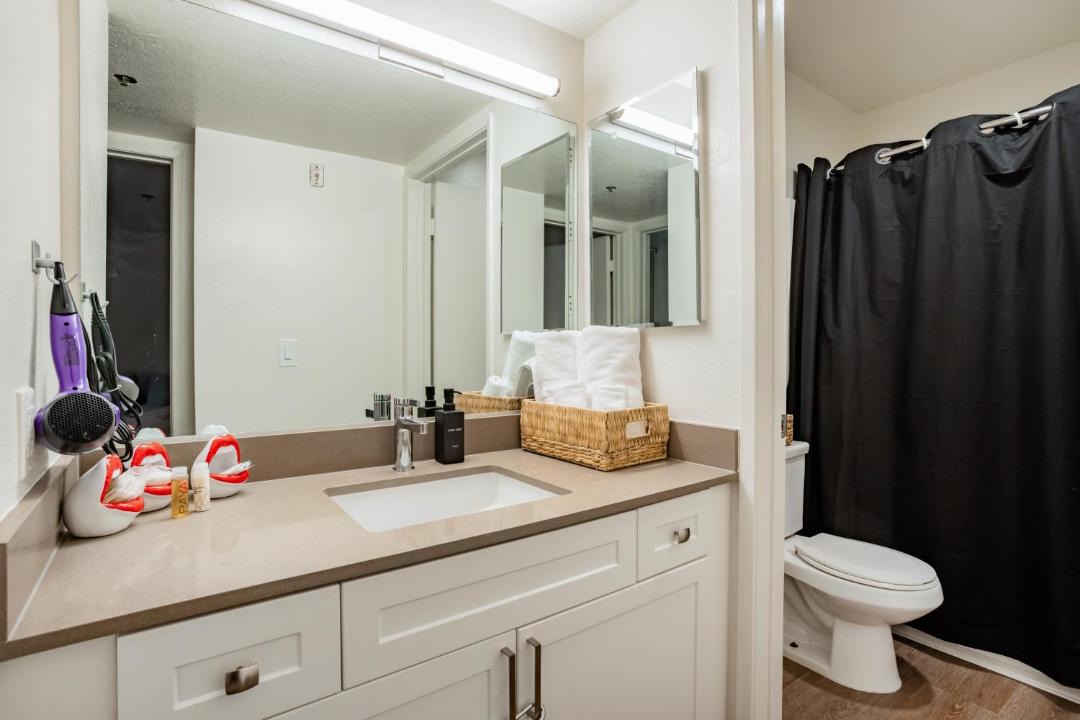 Photo of Bathroom in Los Feliz