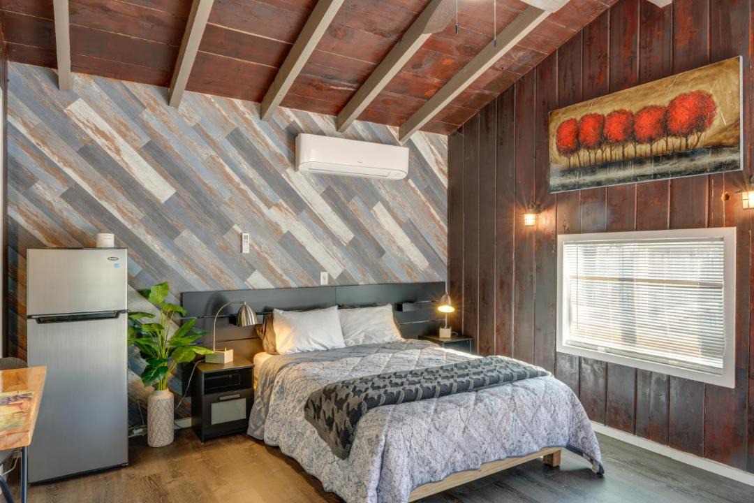 Photo of Bedroom in Frazier Park
