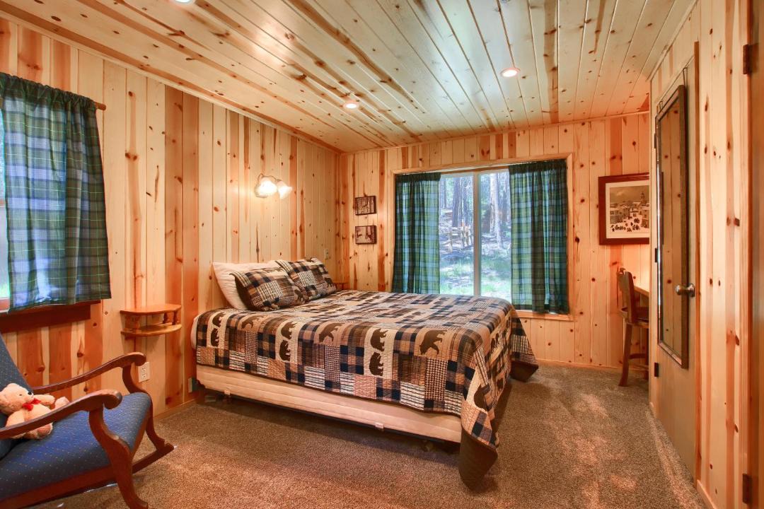 Photo of Bedroom in North Wawona