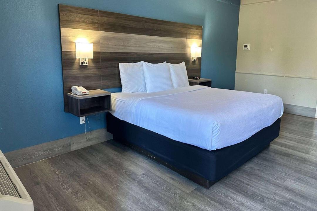 Photo of Bedroom in Vista