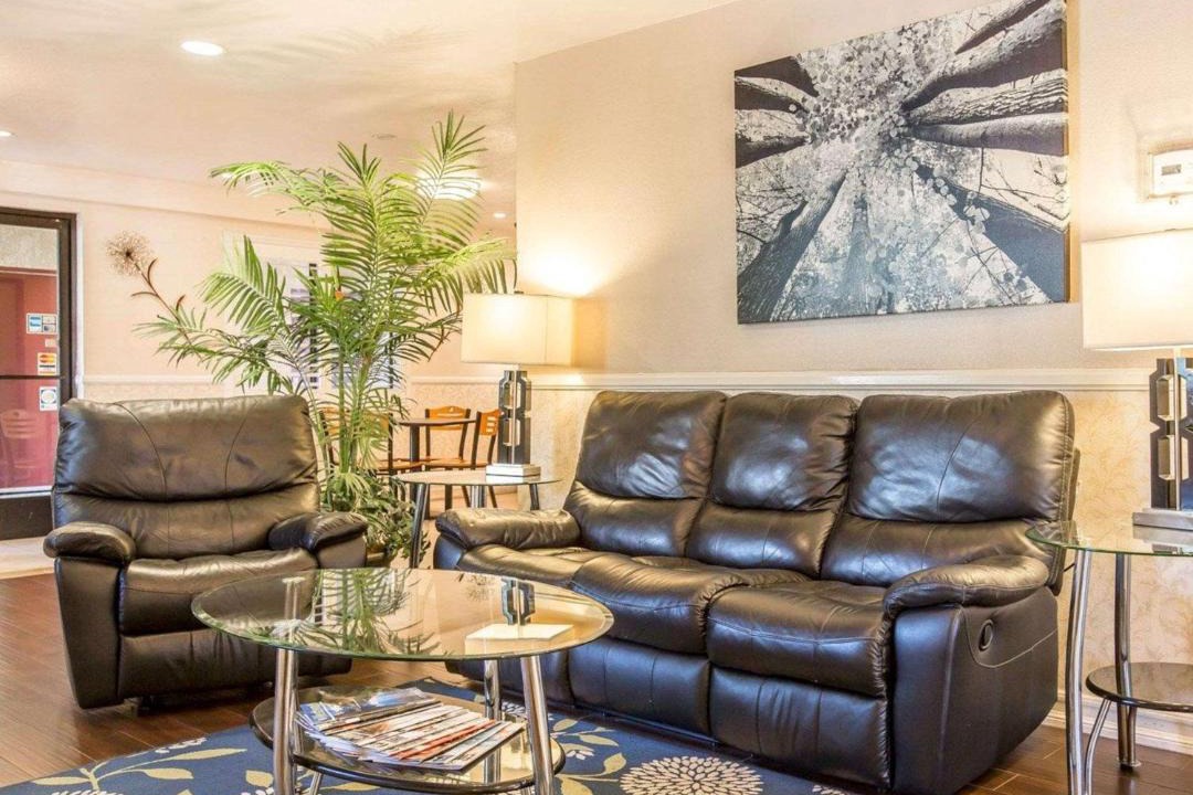 Photo of Livingroom in Colton