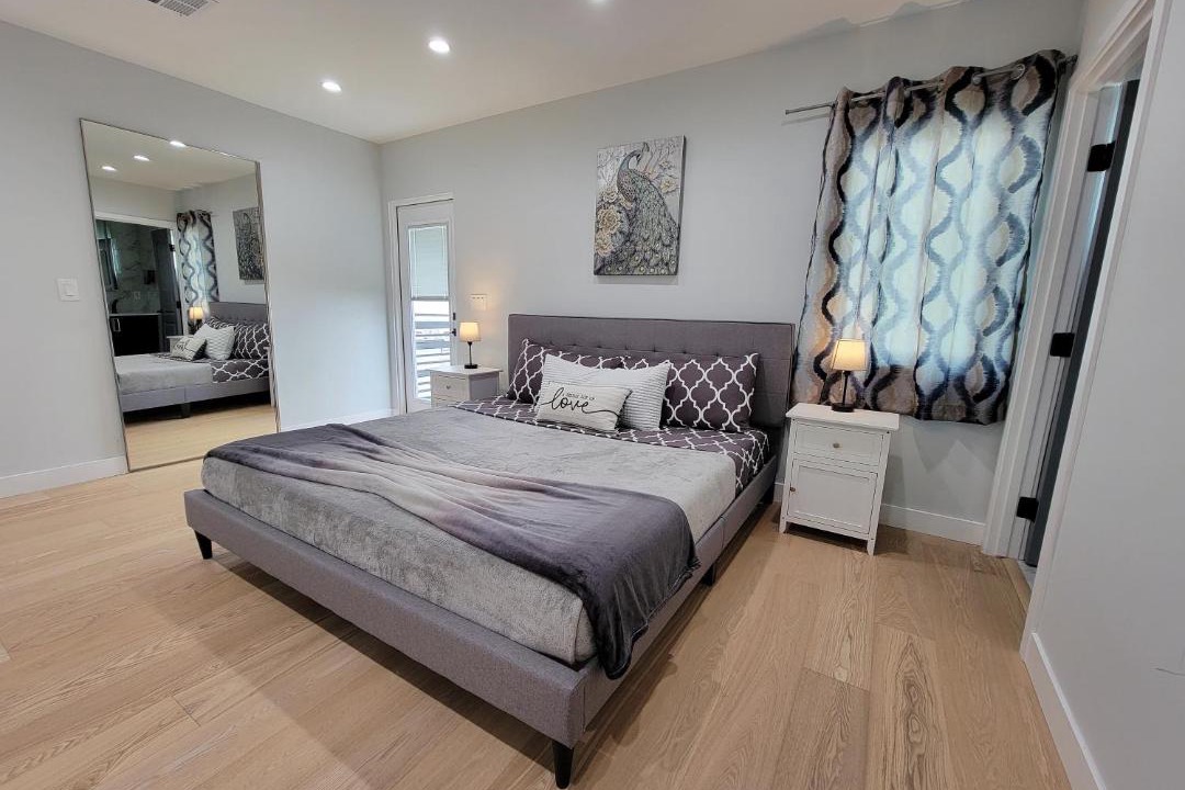 Photo of Bedroom in Pico - Robertson