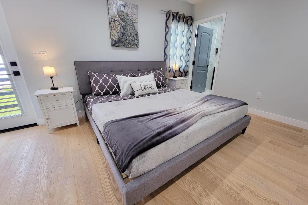 Photo of Bedroom in Pico - Robertson