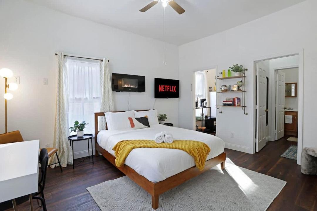 Photo of Bedroom in Downtown Sacramento