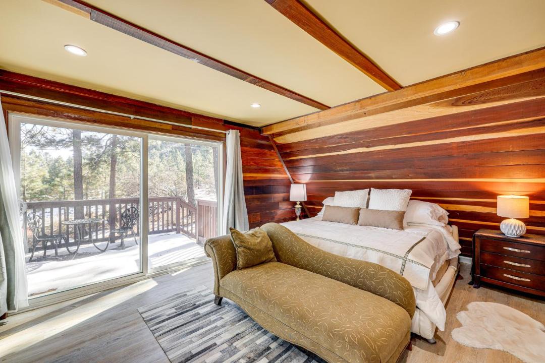 Photo of Bedroom in Wrightwood