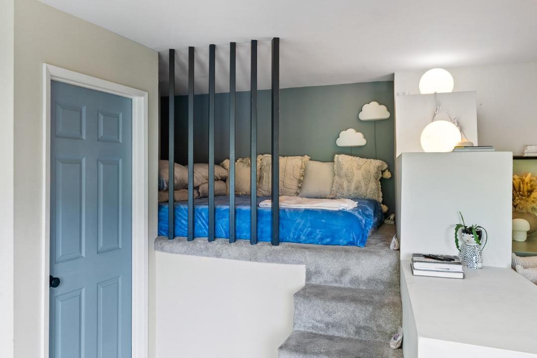 Photo of Bedroom in Hollywood Hills West