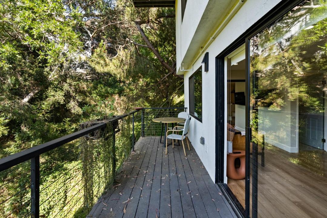 Photo of Patio Balcony in Hollywood Hills West