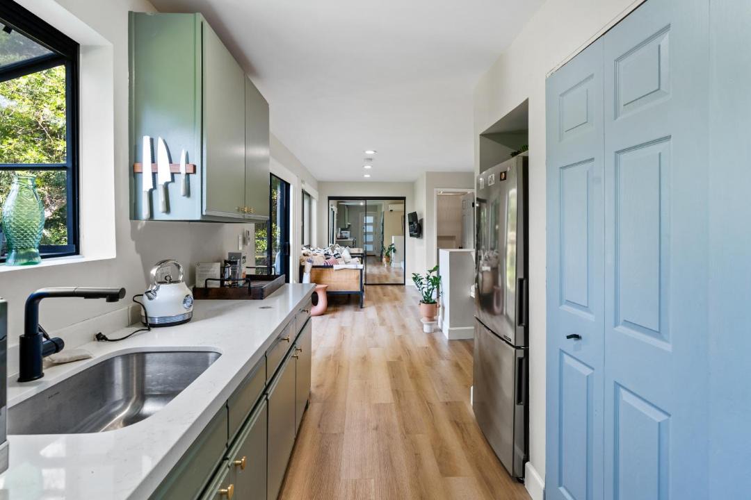 Photo of Kitchen in Hollywood Hills West