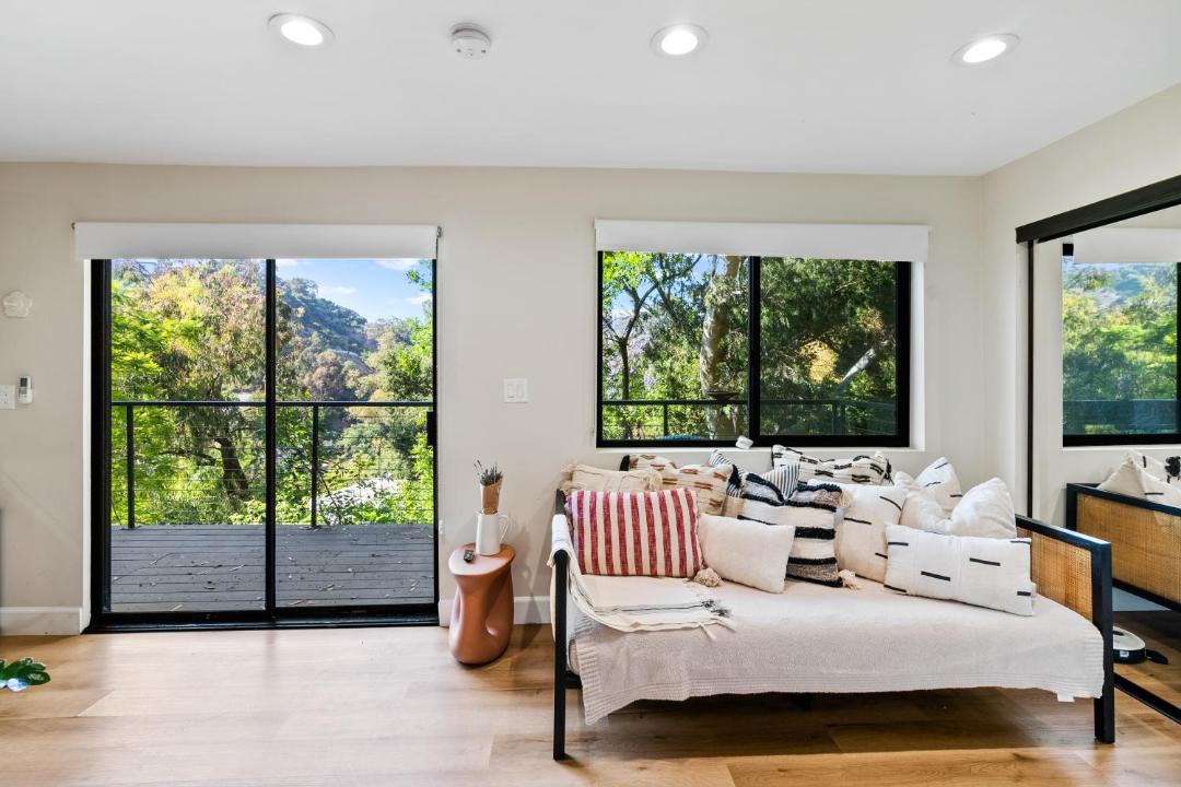 Photo of Others in Hollywood Hills West