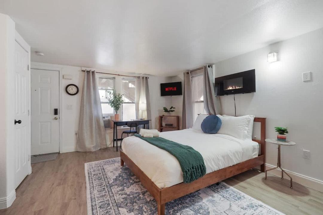 Photo of Bedroom in Downtown Sacramento