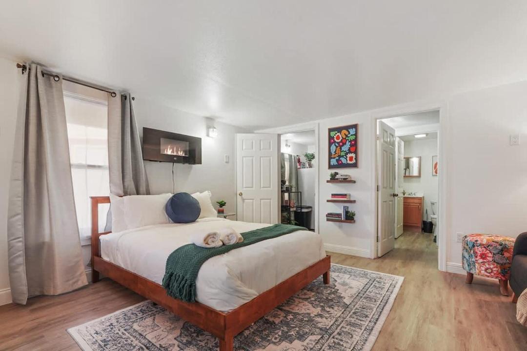 Photo of Bedroom in Downtown Sacramento