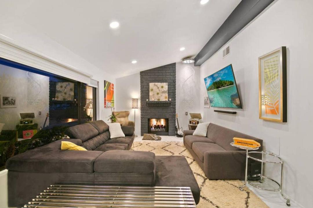 Photo of Livingroom in Desert Park Estates