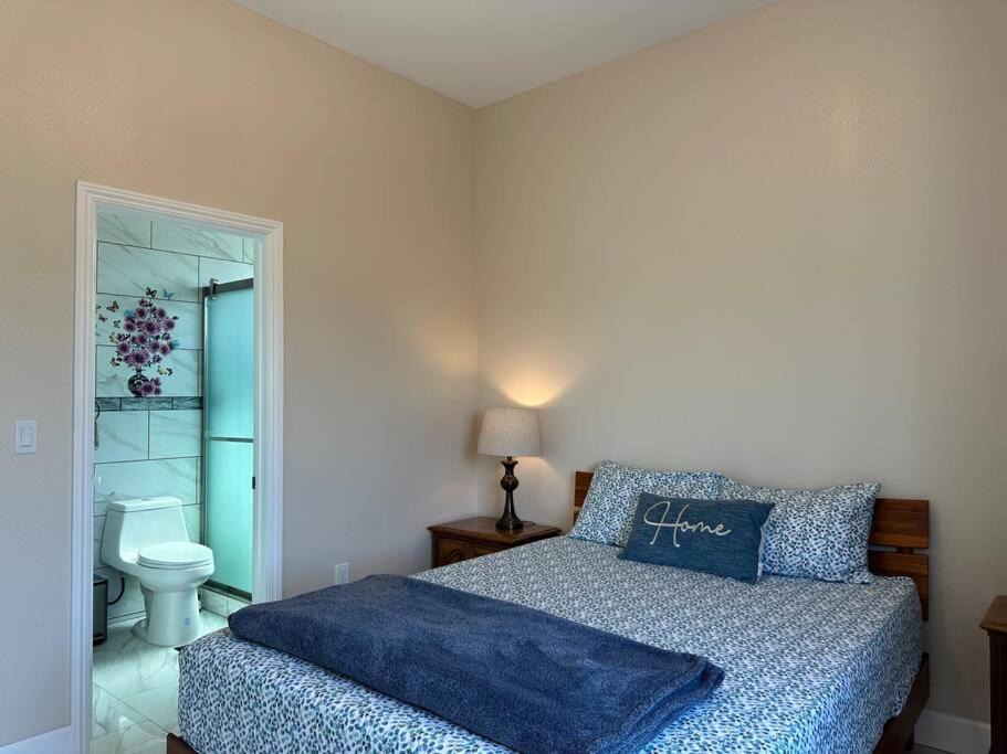 Photo of Bedroom in Midway City