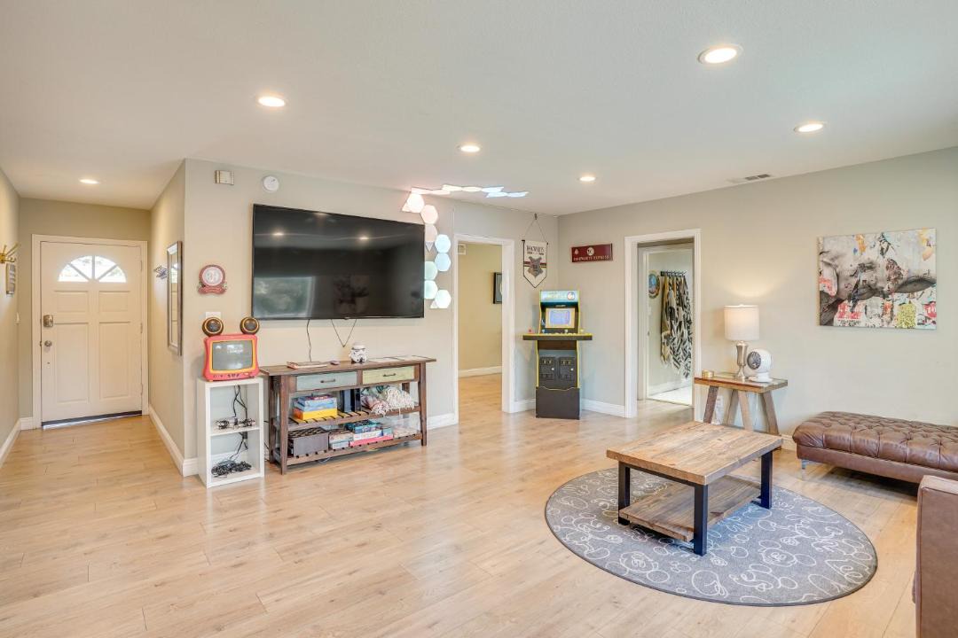 Photo of Livingroom in Northwest Anaheim