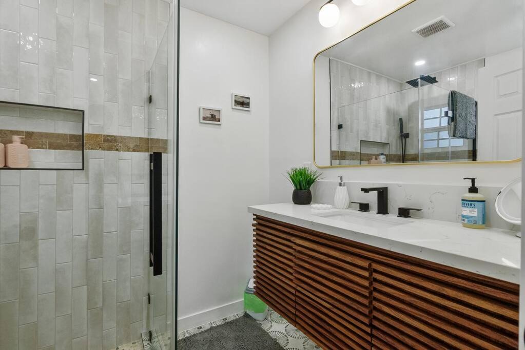 Photo of Bathroom in Los Angeles