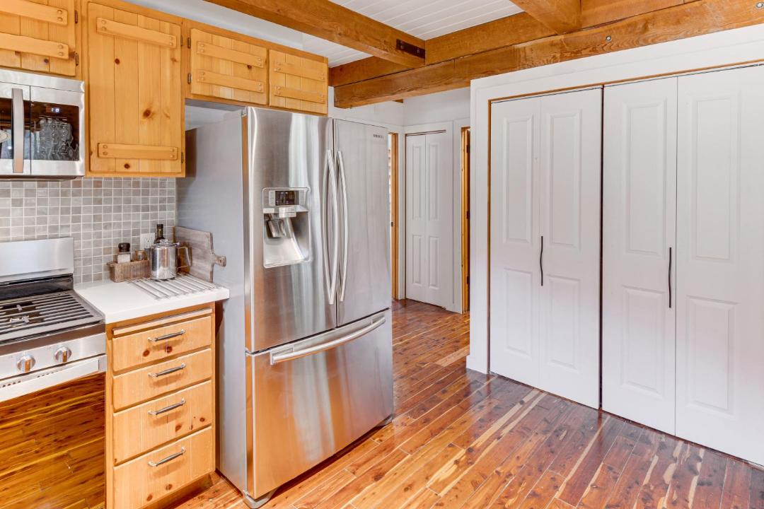 Photo of Kitchen in Pine Mountain Club
