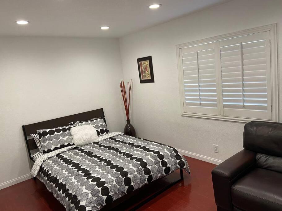Photo of Bedroom in West Rancho Dominguez