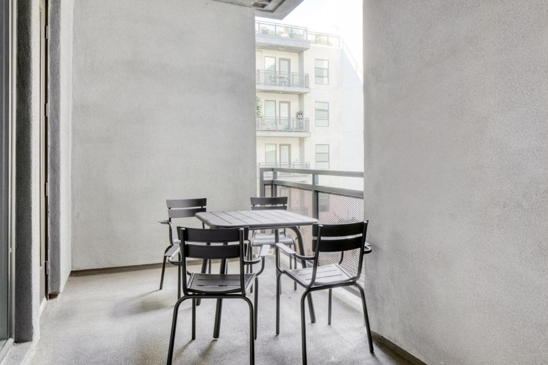 Photo of Patio Balcony in Warner Center