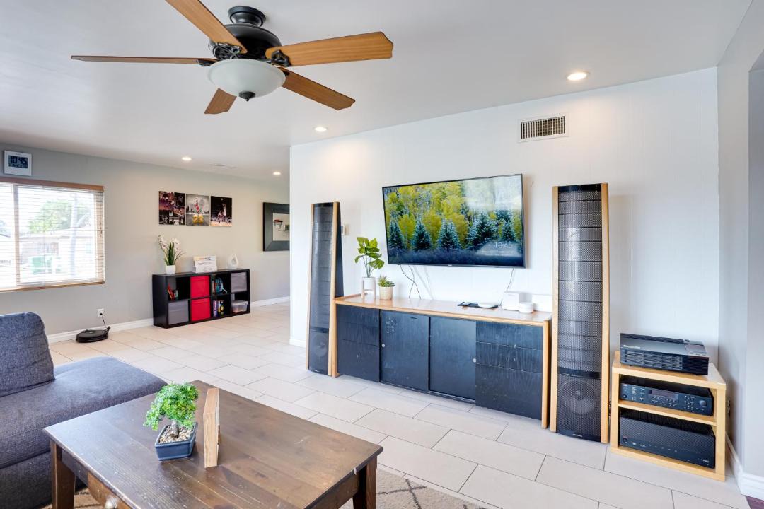 Photo of Livingroom in North Tustin