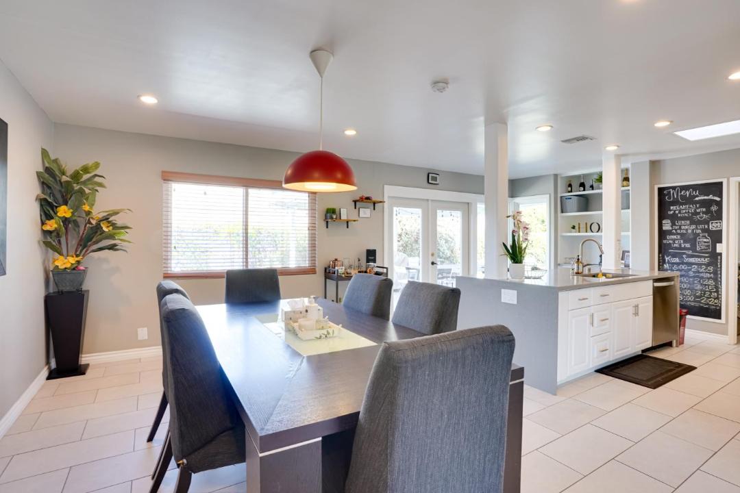 Photo of Livingroom in North Tustin