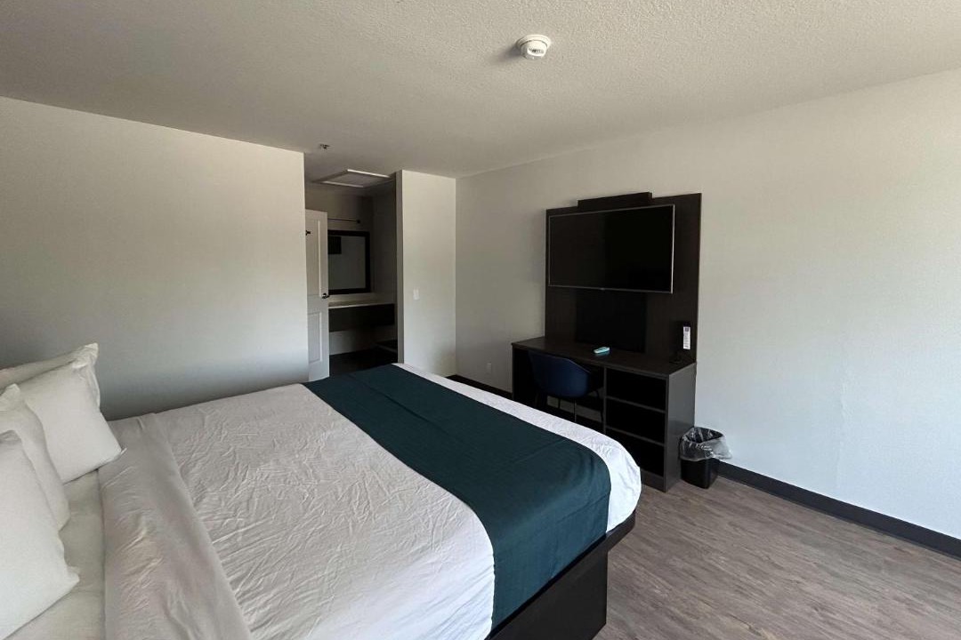 Photo of Bedroom in Lake Elsinore