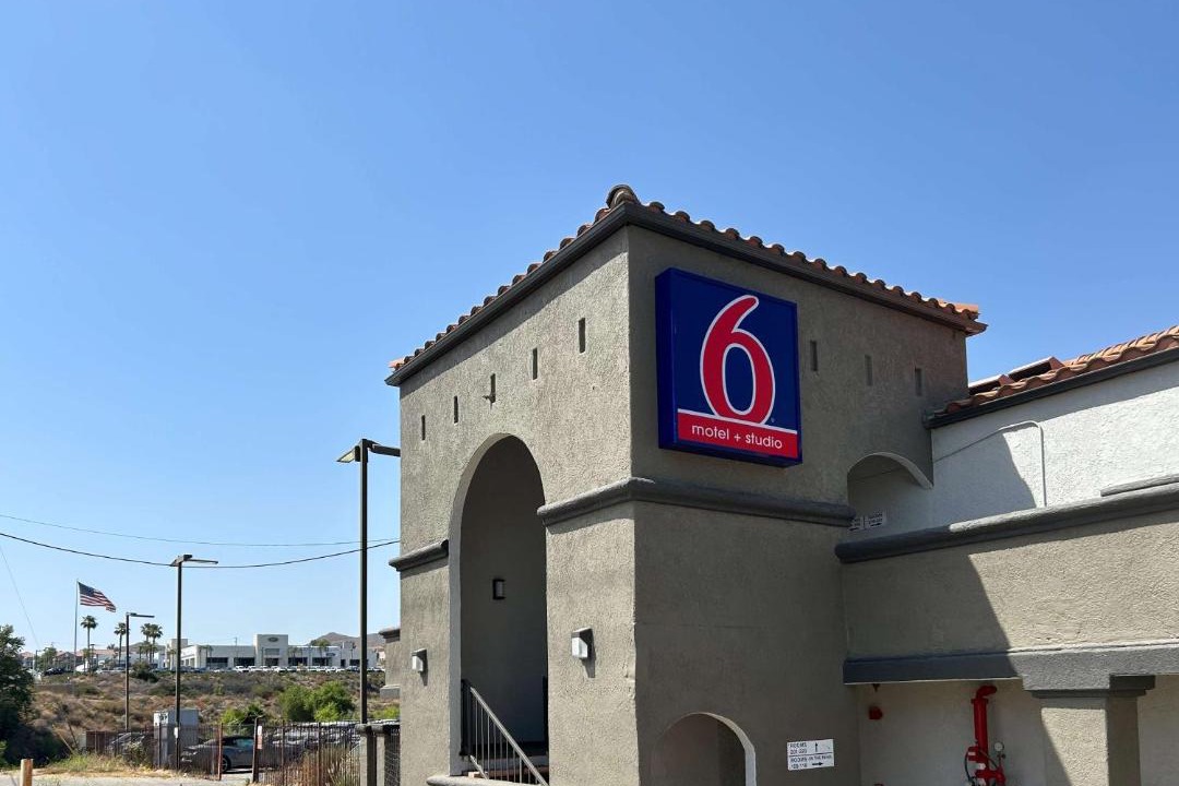 Photo of Buildings in Lake Elsinore