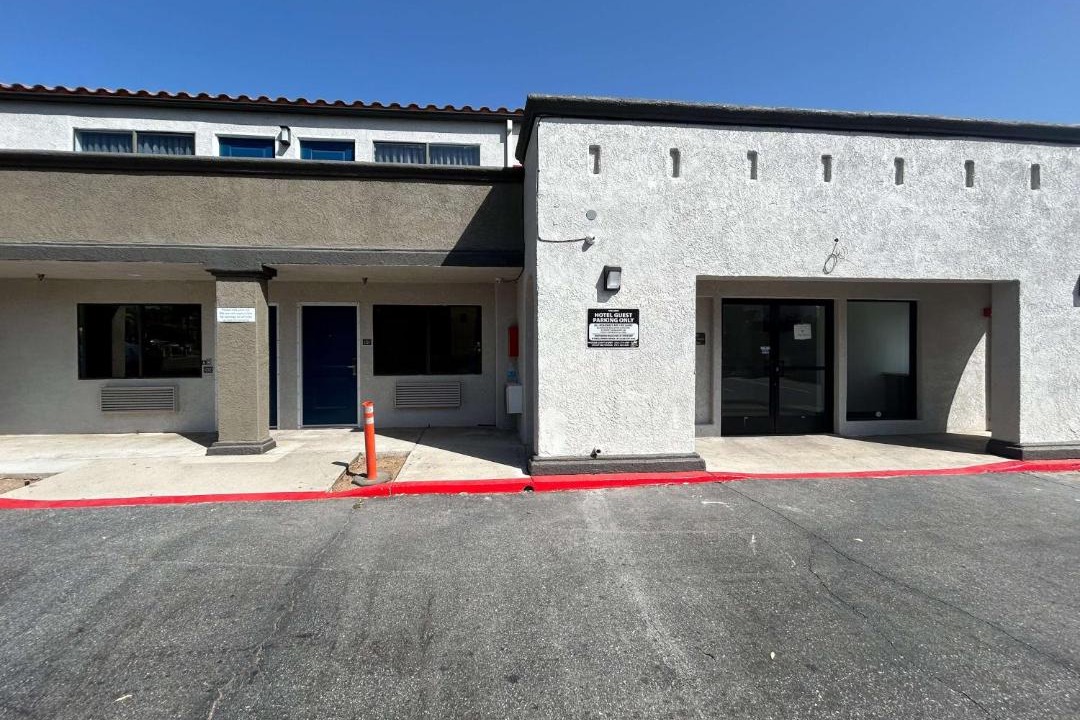 Photo of Buildings in Lake Elsinore