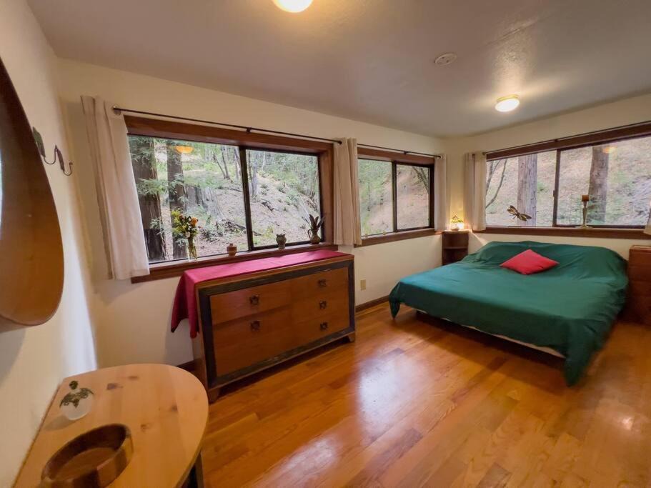 Photo of Bedroom in Garberville