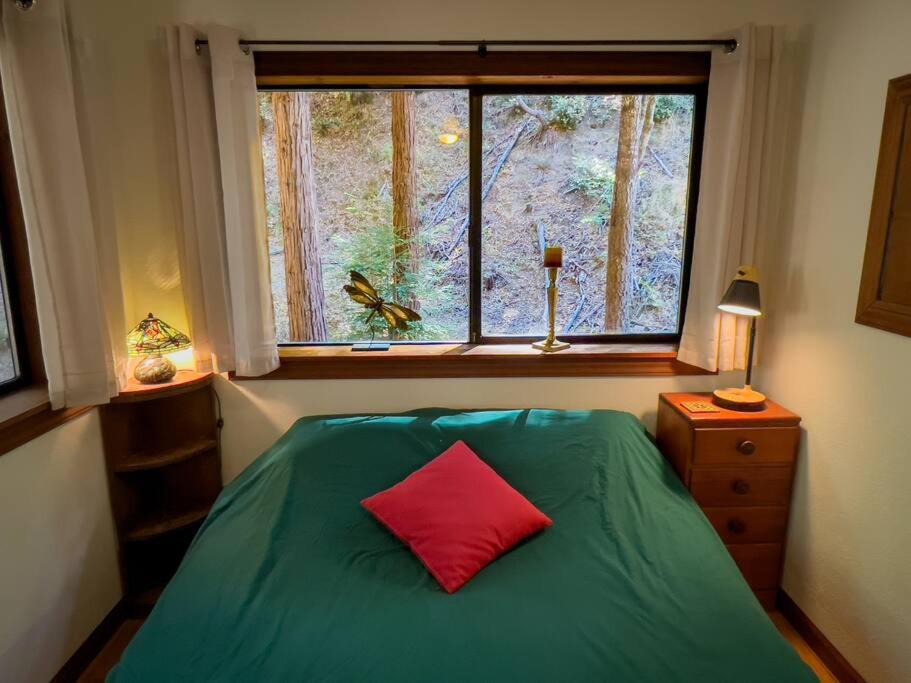 Photo of Bedroom in Garberville
