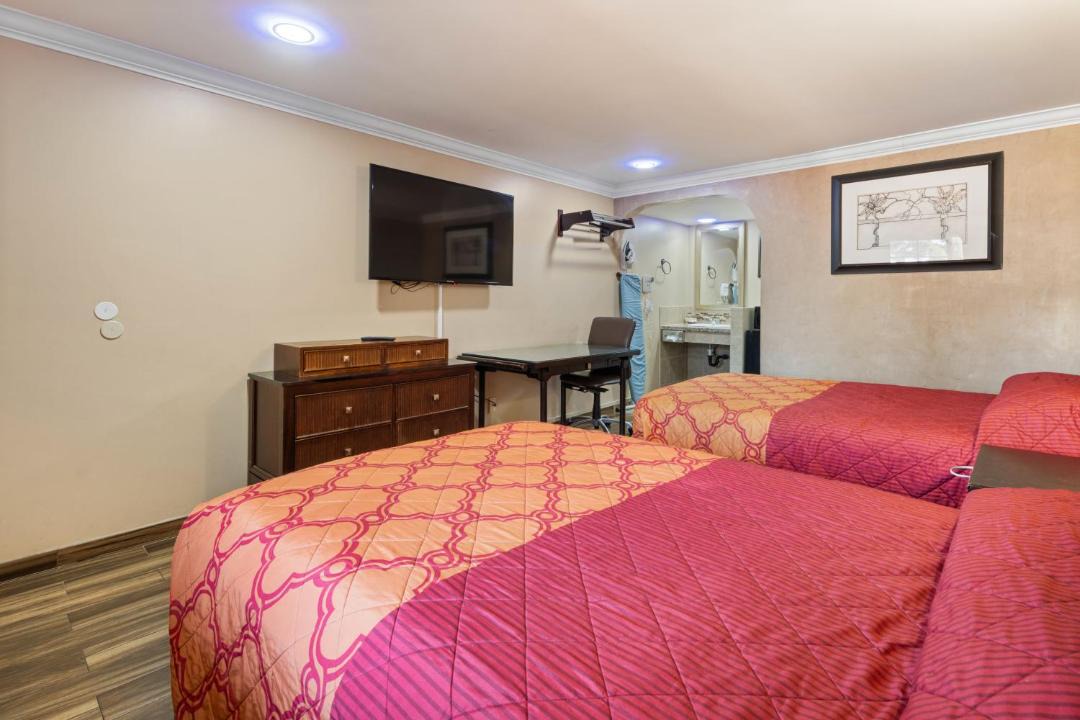 Photo of Bedroom in Orange