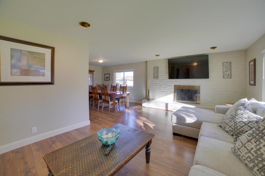 Photo of Livingroom in Salinas
