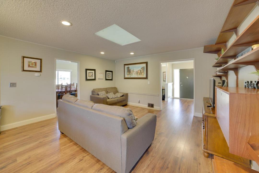 Photo of Livingroom in Salinas