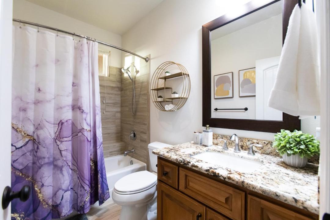 Photo of Bathroom in Vista