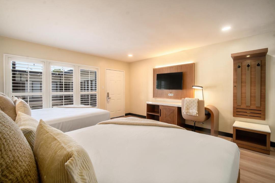 Photo of Bedroom in Fairfax District