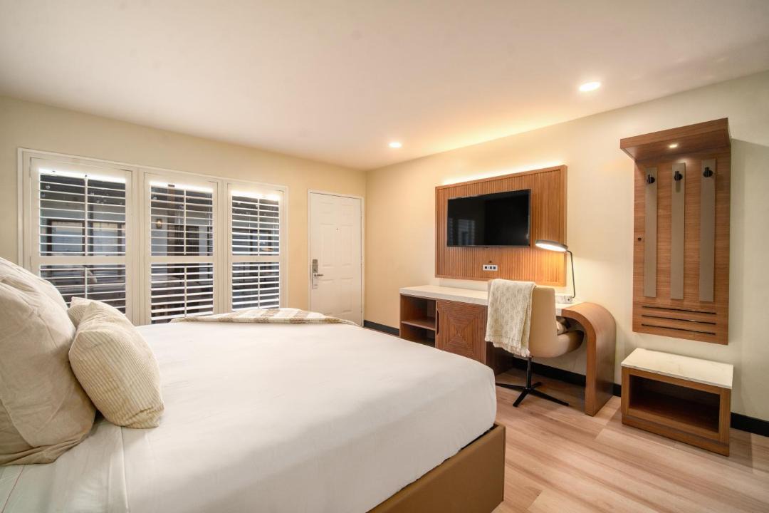 Photo of Bedroom in Fairfax District