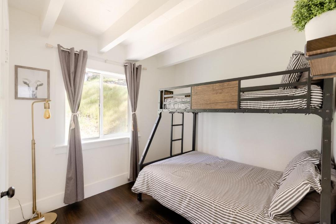 Photo of Bedroom in Cedar Glen