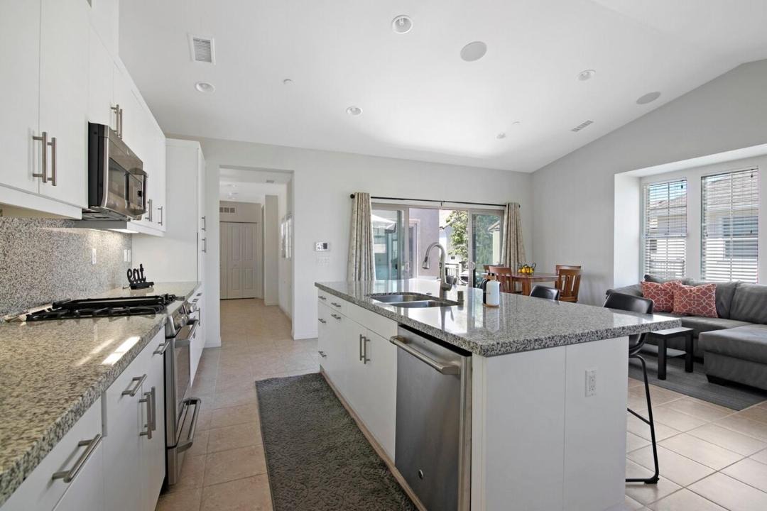 Photo of Kitchen in Ivey Ranch - Rancho Del Oro