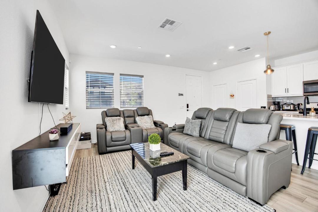Photo of Livingroom in Canyon Country
