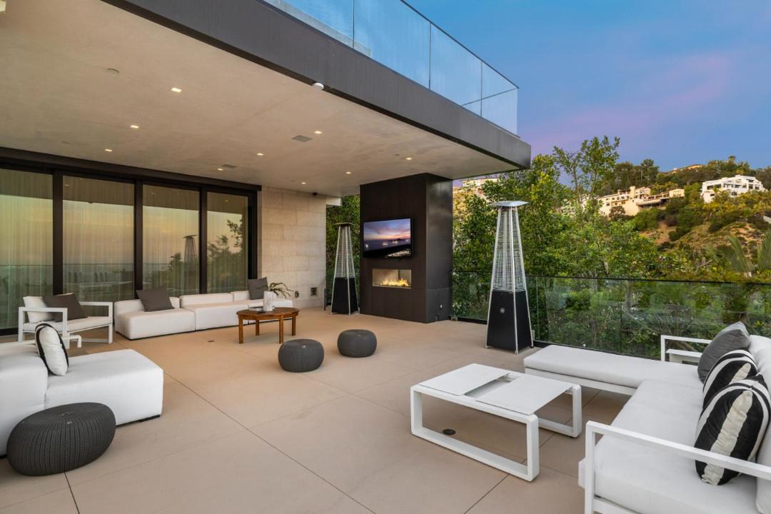 Photo of Patio Balcony in The Bird Streets