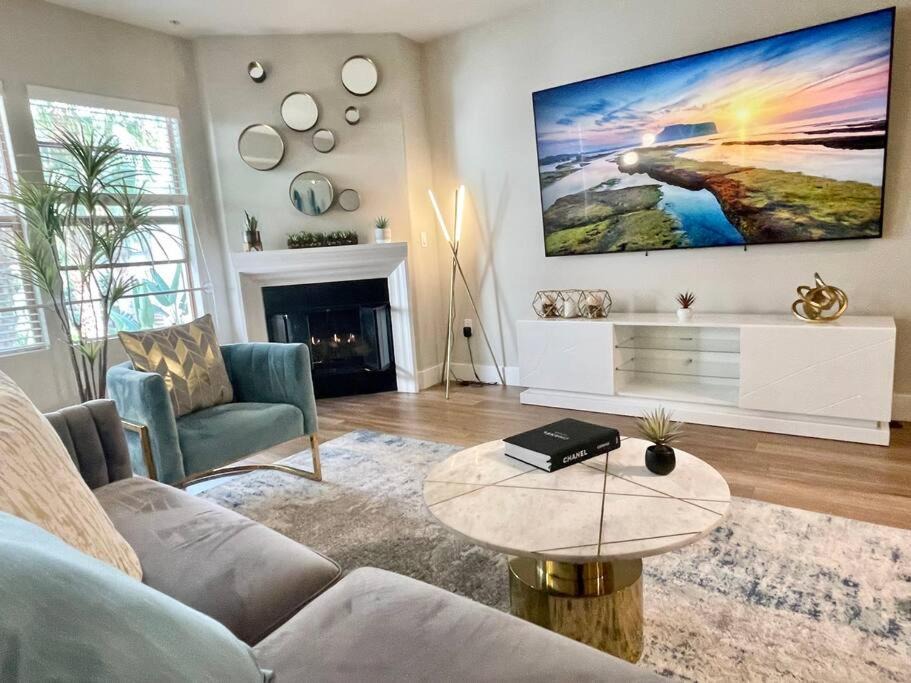 Photo of Livingroom in Westwood