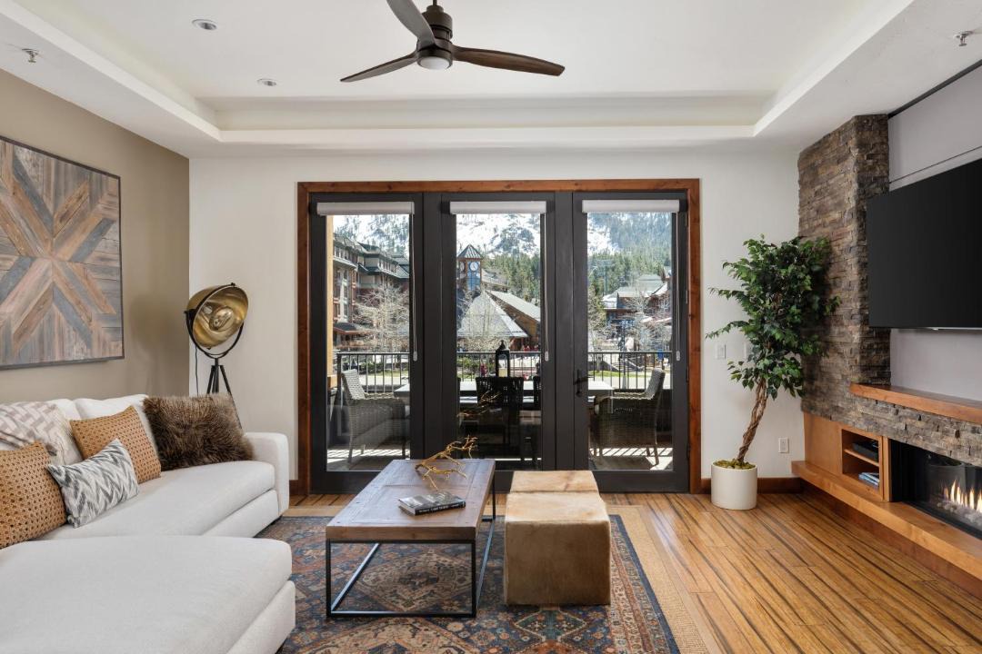 Photo of Livingroom in Lakeside Park