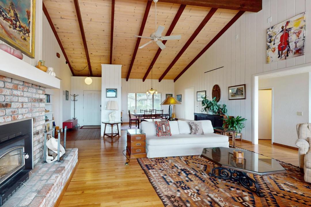 Photo of Livingroom in Eureka
