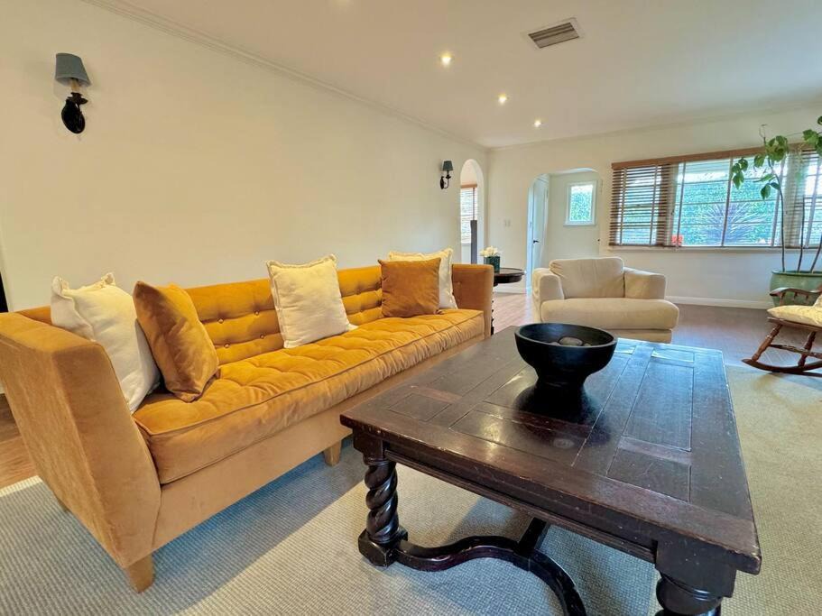 Photo of Livingroom in West Los Angeles