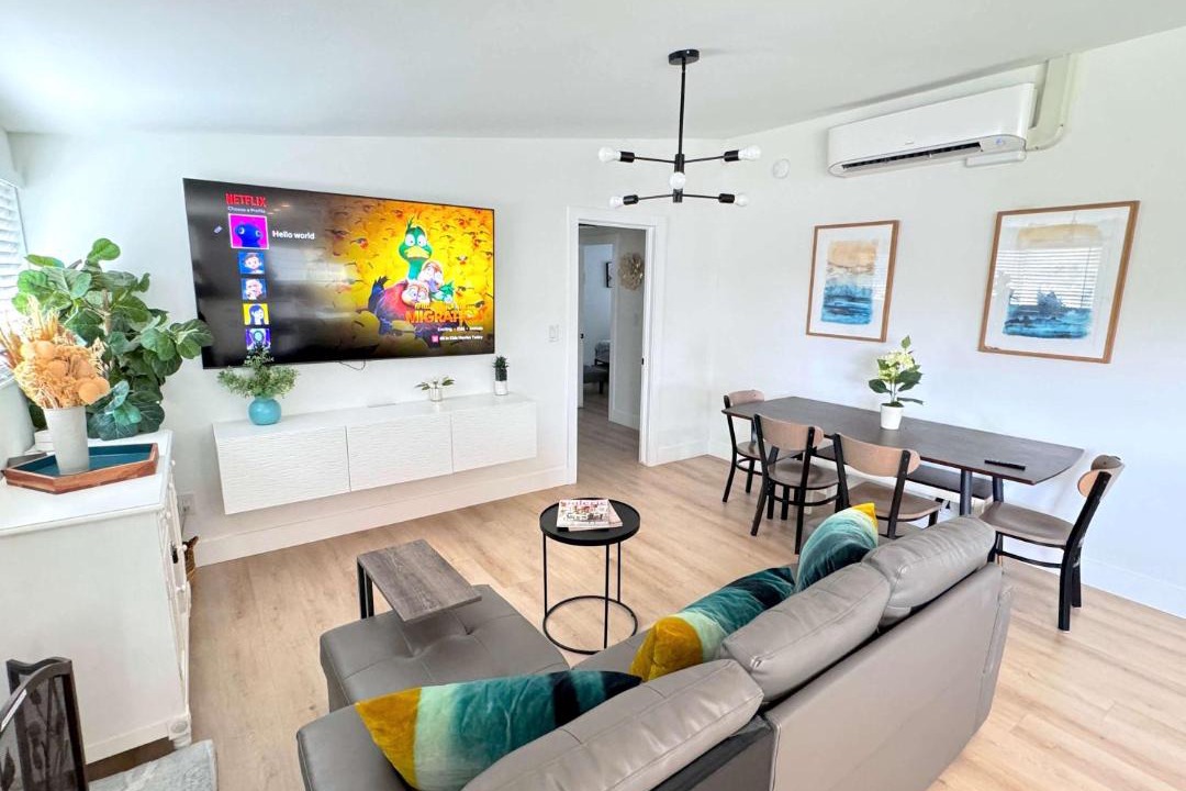 Photo of Livingroom in Anaheim Resort